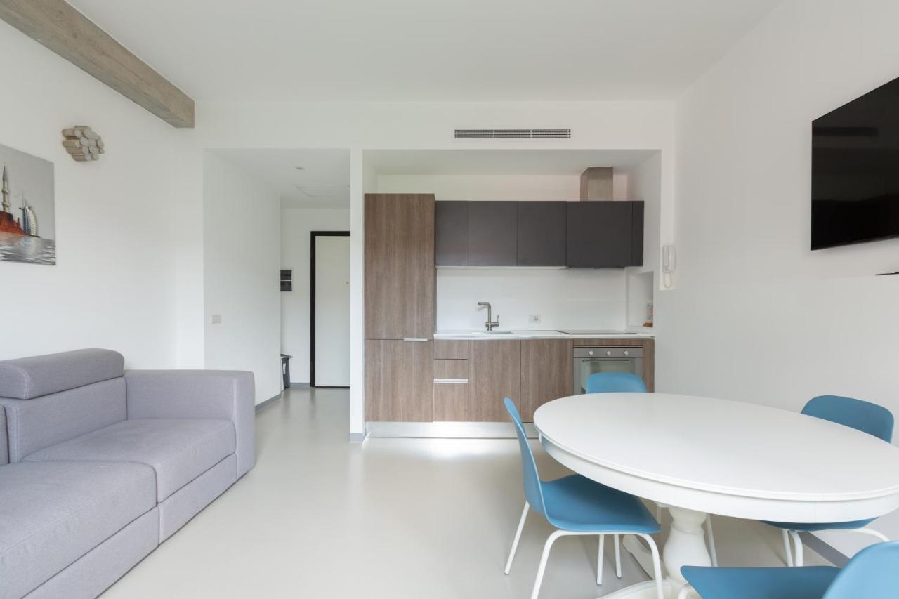 Porta Nuova Bright And Stylish Flat Milaan